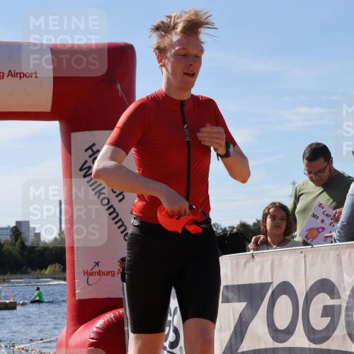 07.09.2025 - 19. Norderstedt Triathlon Luisa Fischer http://msf.ph/oto/8757947 07.09.2025 11:48:37 Schwimmen 808, 1242 meine-sportfotos.de