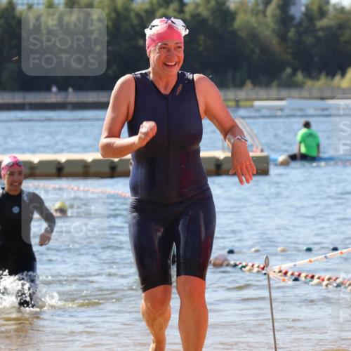 07.09.2025 - 19. Norderstedt Triathlon Luisa Fischer http://msf.ph/oto/8757950 07.09.2025 11:48:42 Schwimmen 767, 808, 1242 meine-sportfotos.de