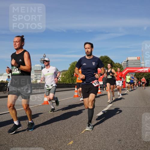 07.09.2025 - BARMER Alsterlauf Yannick Fuchs http://msf.ph/oto/8757976 07.09.2025 09:39:00 Laufen 1111, 5734, 6067, 24, 518, 5178 meine-sportfotos.de