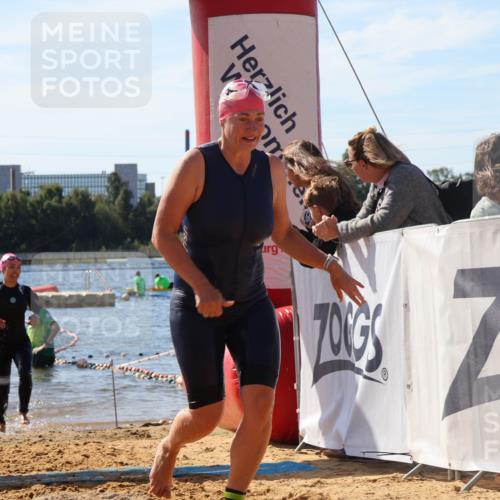 07.09.2025 - 19. Norderstedt Triathlon Luisa Fischer http://msf.ph/oto/8757995 07.09.2025 11:48:44 Schwimmen 208, 767, 808, 1242 meine-sportfotos.de