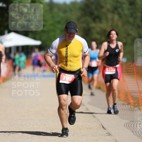 07.09.2025 - 19. Norderstedt Triathlon Michael Strokosch http://msf.ph/oto/8758004 07.09.2025 12:05:10 Laufen 795, 833, 834, 1333 meine-sportfotos.de