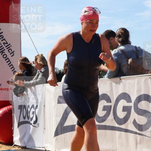 07.09.2025 - 19. Norderstedt Triathlon Luisa Fischer http://msf.ph/oto/8758009 07.09.2025 11:48:45 Schwimmen 208, 767, 808, 1242 meine-sportfotos.de