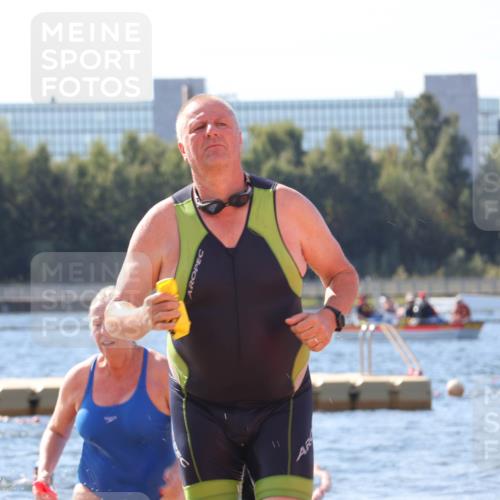 07.09.2025 - 19. Norderstedt Triathlon Luisa Fischer http://msf.ph/oto/8758077 07.09.2025 11:49:11 Schwimmen 217, 725 meine-sportfotos.de