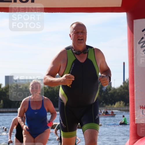07.09.2025 - 19. Norderstedt Triathlon Luisa Fischer http://msf.ph/oto/8758111 07.09.2025 11:49:14 Schwimmen 217, 290, 709, 725 meine-sportfotos.de