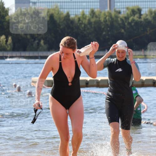 07.09.2025 - 19. Norderstedt Triathlon Luisa Fischer http://msf.ph/oto/8758139 07.09.2025 11:49:16 Schwimmen 217, 290, 709, 725 meine-sportfotos.de