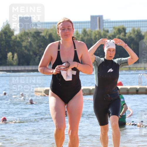 07.09.2025 - 19. Norderstedt Triathlon Luisa Fischer http://msf.ph/oto/8758154 07.09.2025 11:49:17 Schwimmen 217, 290, 709, 725 meine-sportfotos.de