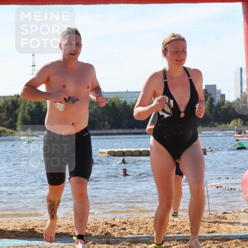 07.09.2025 - 19. Norderstedt Triathlon Luisa Fischer http://msf.ph/oto/8758181 07.09.2025 11:49:19 Schwimmen 217, 290, 709, 725 meine-sportfotos.de