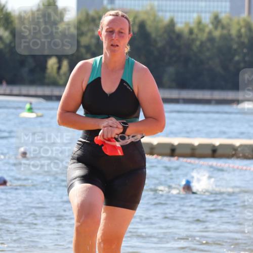 07.09.2025 - 19. Norderstedt Triathlon Luisa Fischer http://msf.ph/oto/8758214 07.09.2025 11:49:35 Schwimmen 1268 meine-sportfotos.de
