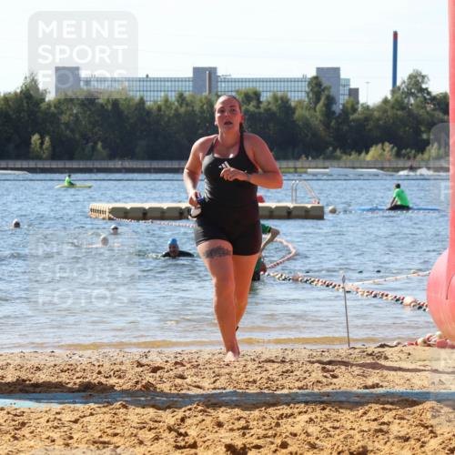 07.09.2025 - 19. Norderstedt Triathlon Luisa Fischer http://msf.ph/oto/8758305 07.09.2025 11:49:41 Schwimmen 248, 1268 meine-sportfotos.de