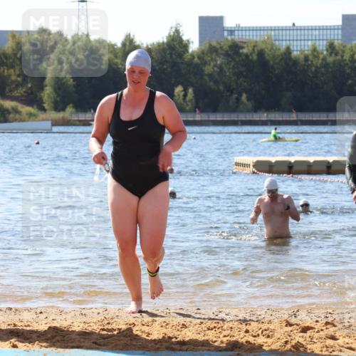 07.09.2025 - 19. Norderstedt Triathlon Luisa Fischer http://msf.ph/oto/8758389 07.09.2025 11:50:03 Schwimmen 757, 762 meine-sportfotos.de