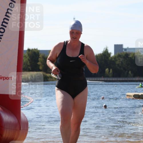 07.09.2025 - 19. Norderstedt Triathlon Luisa Fischer http://msf.ph/oto/8758427 07.09.2025 11:50:05 Schwimmen 757, 762 meine-sportfotos.de