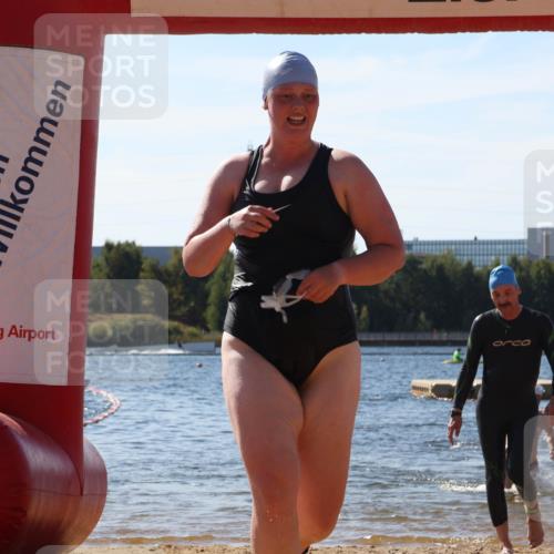 07.09.2025 - 19. Norderstedt Triathlon Luisa Fischer http://msf.ph/oto/8758442 07.09.2025 11:50:06 Schwimmen 757, 762, 828 meine-sportfotos.de