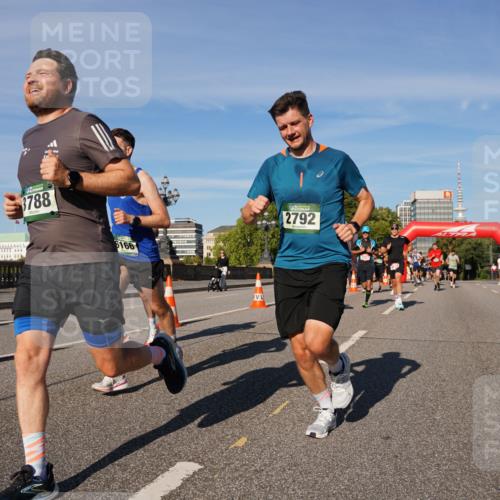 07.09.2025 - BARMER Alsterlauf Yannick Fuchs http://msf.ph/oto/8758641 07.09.2025 09:39:11 Laufen 3788, 6166, 2792 meine-sportfotos.de