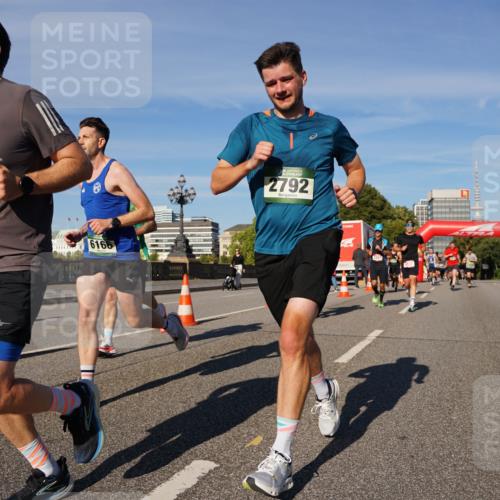 07.09.2025 - BARMER Alsterlauf Yannick Fuchs http://msf.ph/oto/8758651 07.09.2025 09:39:11 Laufen 3788, 6166, 36, 2792 meine-sportfotos.de