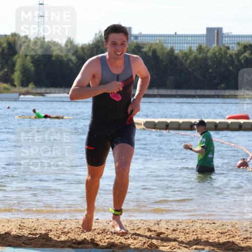 07.09.2025 - 19. Norderstedt Triathlon Luisa Fischer http://msf.ph/oto/8758779 07.09.2025 11:51:06 Schwimmen 218 meine-sportfotos.de