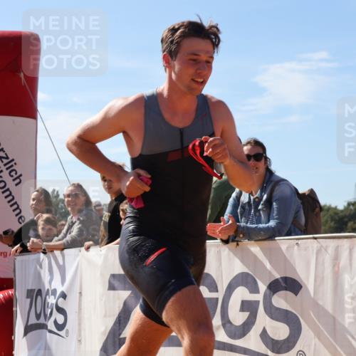 07.09.2025 - 19. Norderstedt Triathlon Luisa Fischer http://msf.ph/oto/8758807 07.09.2025 11:51:07 Schwimmen 218 meine-sportfotos.de