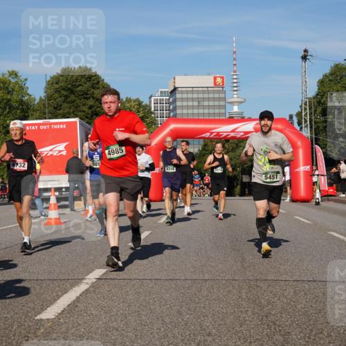 07.09.2025 - BARMER Alsterlauf Yannick Fuchs http://msf.ph/oto/8758824 07.09.2025 09:39:16 Laufen 4732, 801, 4985, 8316, 5451 meine-sportfotos.de