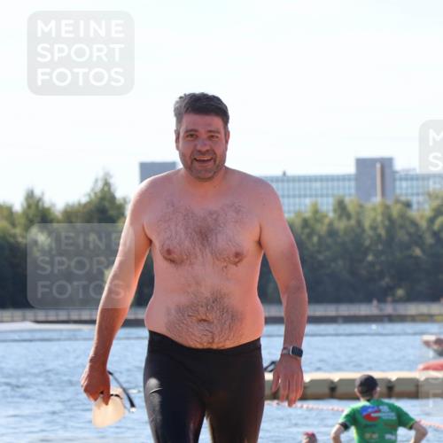 07.09.2025 - 19. Norderstedt Triathlon Luisa Fischer http://msf.ph/oto/8758832 07.09.2025 11:52:02 Schwimmen 827 meine-sportfotos.de