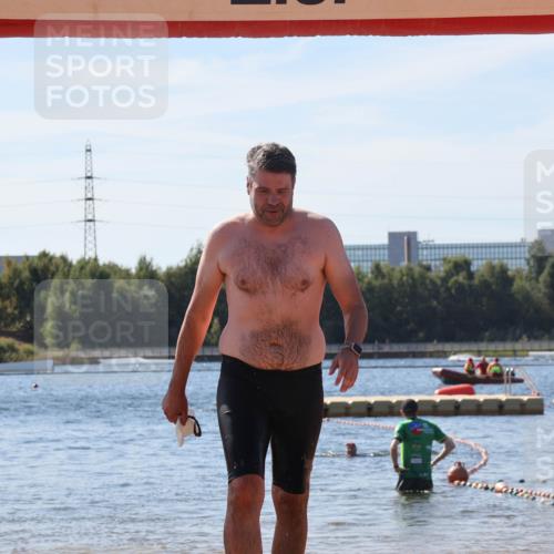 07.09.2025 - 19. Norderstedt Triathlon Luisa Fischer http://msf.ph/oto/8758850 07.09.2025 11:52:03 Schwimmen 827 meine-sportfotos.de
