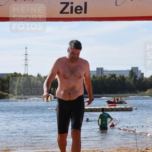 07.09.2025 - 19. Norderstedt Triathlon Luisa Fischer http://msf.ph/oto/8758861 07.09.2025 11:52:03 Schwimmen 827 meine-sportfotos.de