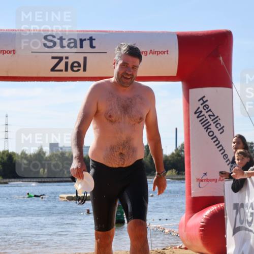 07.09.2025 - 19. Norderstedt Triathlon Luisa Fischer http://msf.ph/oto/8758885 07.09.2025 11:52:05 Schwimmen 827 meine-sportfotos.de