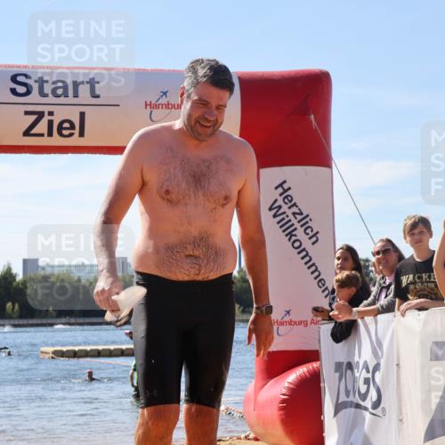 07.09.2025 - 19. Norderstedt Triathlon Luisa Fischer http://msf.ph/oto/8758890 07.09.2025 11:52:05 Schwimmen 827 meine-sportfotos.de
