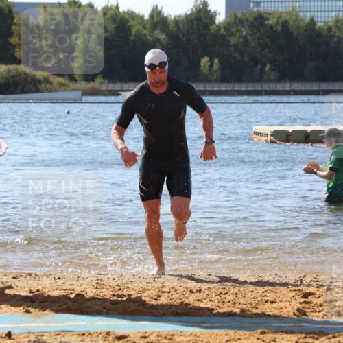 07.09.2025 - 19. Norderstedt Triathlon Luisa Fischer http://msf.ph/oto/8758957 07.09.2025 11:53:28 Schwimmen 1296 meine-sportfotos.de