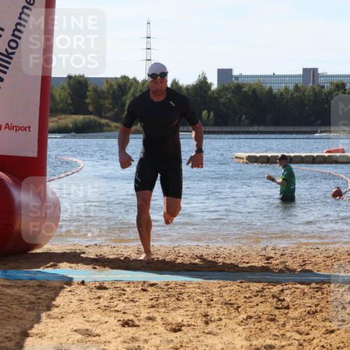 07.09.2025 - 19. Norderstedt Triathlon Luisa Fischer http://msf.ph/oto/8758979 07.09.2025 11:53:29 Schwimmen 1296 meine-sportfotos.de