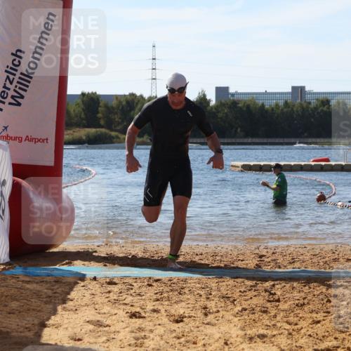 07.09.2025 - 19. Norderstedt Triathlon Luisa Fischer http://msf.ph/oto/8758991 07.09.2025 11:53:30 Schwimmen 1296 meine-sportfotos.de