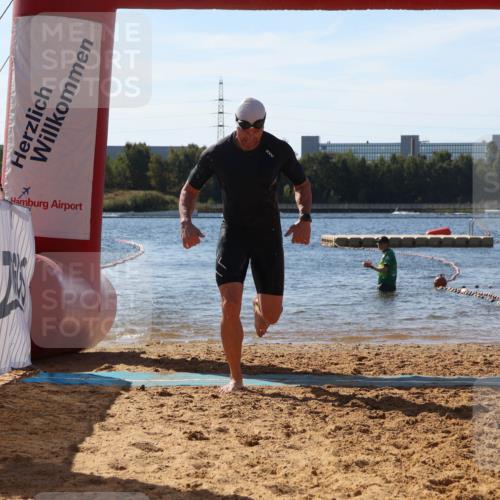 07.09.2025 - 19. Norderstedt Triathlon Luisa Fischer http://msf.ph/oto/8758995 07.09.2025 11:53:30 Schwimmen 1296 meine-sportfotos.de