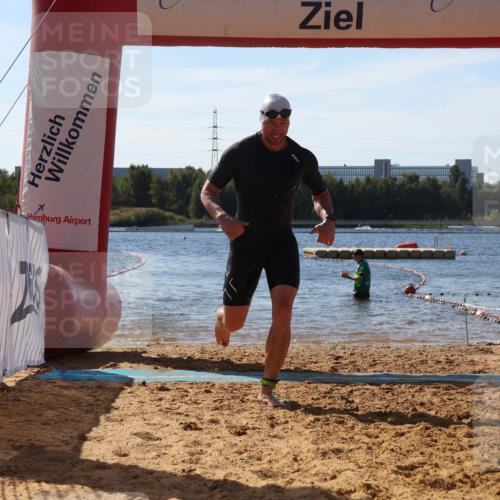 07.09.2025 - 19. Norderstedt Triathlon Luisa Fischer http://msf.ph/oto/8759002 07.09.2025 11:53:30 Schwimmen 1296 meine-sportfotos.de