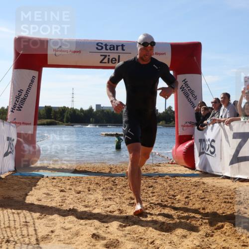 07.09.2025 - 19. Norderstedt Triathlon Luisa Fischer http://msf.ph/oto/8759020 07.09.2025 11:53:31 Schwimmen 1296 meine-sportfotos.de
