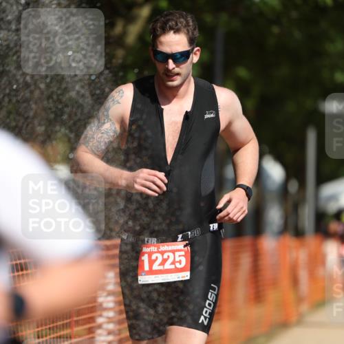 07.09.2025 - 19. Norderstedt Triathlon Michael Strokosch http://msf.ph/oto/8759031 07.09.2025 12:05:52 Laufen 201, 237, 815, 862, 1225, 1265, 1372 meine-sportfotos.de