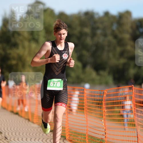 07.09.2025 - 19. Norderstedt Triathlon Michael Strokosch http://msf.ph/oto/8759141 07.09.2025 10:44:32 Laufen 64, 637, 678 meine-sportfotos.de