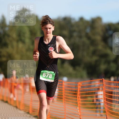 07.09.2025 - 19. Norderstedt Triathlon Michael Strokosch http://msf.ph/oto/8759152 07.09.2025 10:44:33 Laufen 64, 637, 678 meine-sportfotos.de