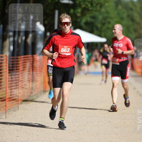 07.09.2025 - 19. Norderstedt Triathlon Michael Strokosch http://msf.ph/oto/8759160 07.09.2025 12:05:55 Laufen 237, 862, 1225, 1265, 1372 meine-sportfotos.de