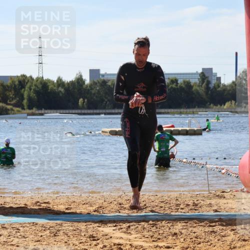 07.09.2025 - 19. Norderstedt Triathlon Luisa Fischer http://msf.ph/oto/8759215 07.09.2025 12:03:38 Schwimmen 212 meine-sportfotos.de