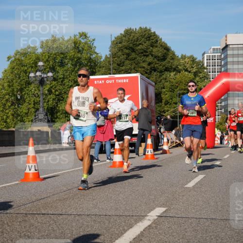 07.09.2025 - BARMER Alsterlauf Yannick Fuchs http://msf.ph/oto/8759221 07.09.2025 09:39:27 Laufen 030, 6237, 2381, 2117 meine-sportfotos.de