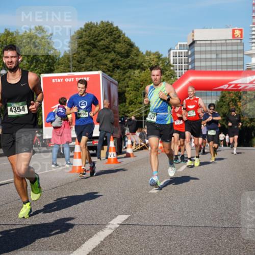 07.09.2025 - BARMER Alsterlauf Yannick Fuchs http://msf.ph/oto/8759300 07.09.2025 09:39:30 Laufen 4354, 6096, 4527, 2117, 4250, 5340 meine-sportfotos.de
