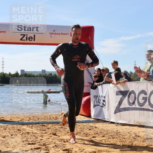 07.09.2025 - 19. Norderstedt Triathlon Luisa Fischer http://msf.ph/oto/8759326 07.09.2025 12:03:40 Schwimmen 212 meine-sportfotos.de