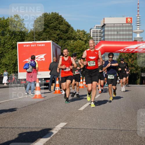 07.09.2025 - BARMER Alsterlauf Yannick Fuchs http://msf.ph/oto/8759367 07.09.2025 09:39:32 Laufen 2487, 4250, 5340 meine-sportfotos.de