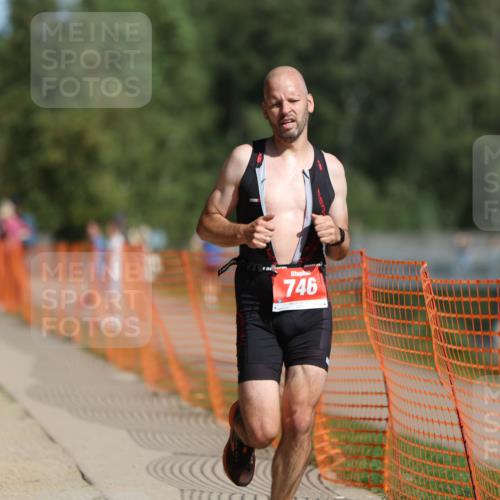 07.09.2025 - 19. Norderstedt Triathlon Michael Strokosch http://msf.ph/oto/8759378 07.09.2025 12:06:13 Laufen 746 meine-sportfotos.de