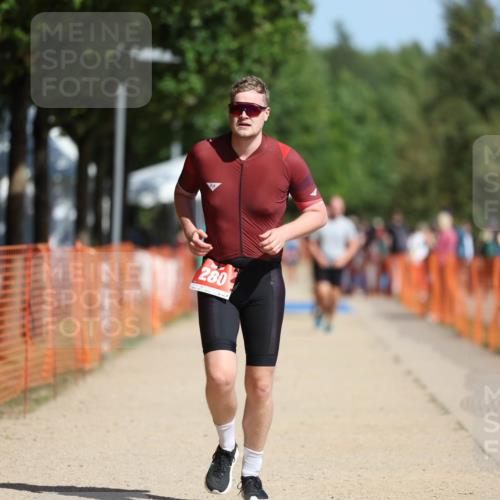 07.09.2025 - 19. Norderstedt Triathlon Michael Strokosch http://msf.ph/oto/8759614 07.09.2025 12:06:23 Laufen 280, 1258 meine-sportfotos.de