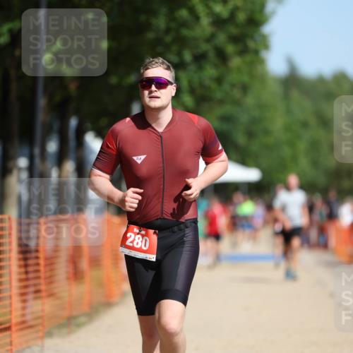07.09.2025 - 19. Norderstedt Triathlon Michael Strokosch http://msf.ph/oto/8759672 07.09.2025 12:06:24 Laufen 280, 1258 meine-sportfotos.de
