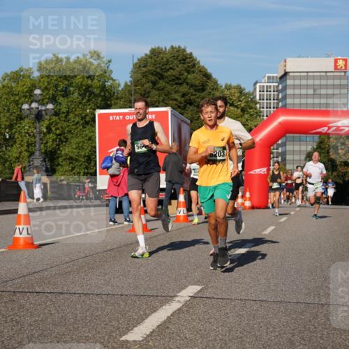 07.09.2025 - BARMER Alsterlauf Yannick Fuchs http://msf.ph/oto/8759977 07.09.2025 09:39:53 Laufen 56, 11, 0203 meine-sportfotos.de