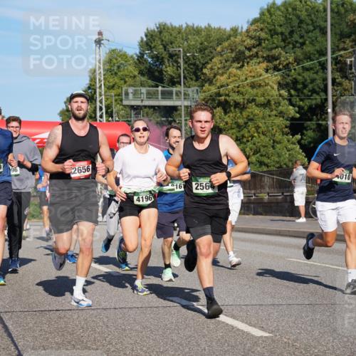 07.09.2025 - BARMER Alsterlauf Yannick Fuchs http://msf.ph/oto/8760354 07.09.2025 09:40:07 Laufen 8339, 96, 2656, 4196, 161, 256, 4010 meine-sportfotos.de