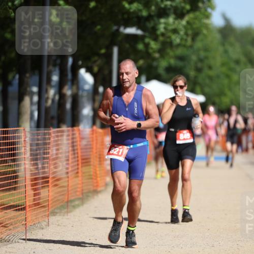 07.09.2025 - 19. Norderstedt Triathlon Michael Strokosch http://msf.ph/oto/8760457 07.09.2025 12:07:11 Laufen 821, 845 meine-sportfotos.de