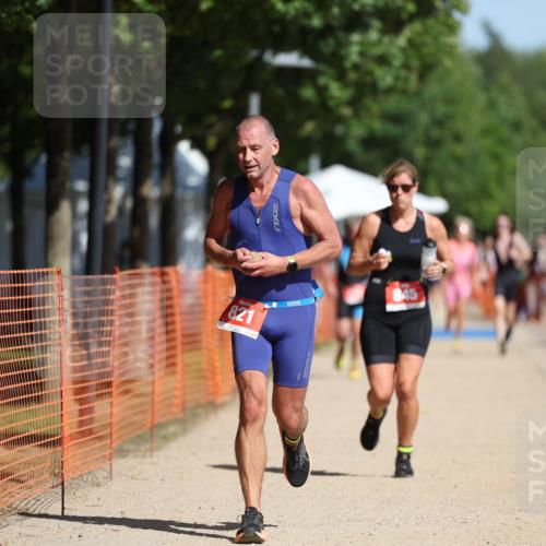07.09.2025 - 19. Norderstedt Triathlon Michael Strokosch http://msf.ph/oto/8760473 07.09.2025 12:07:12 Laufen 821, 845 meine-sportfotos.de
