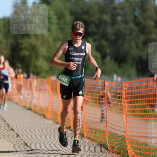 07.09.2025 - 19. Norderstedt Triathlon Michael Strokosch http://msf.ph/oto/8760557 07.09.2025 10:45:22 Laufen 57, 104, 114, 668 meine-sportfotos.de
