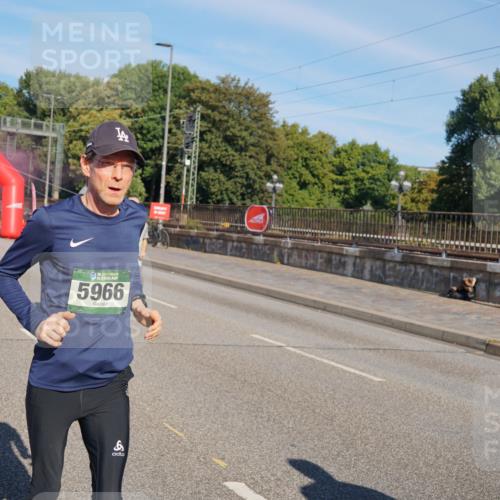 07.09.2025 - BARMER Alsterlauf Yannick Fuchs http://msf.ph/oto/8760612 07.09.2025 09:40:14 Laufen 36, 5966 meine-sportfotos.de